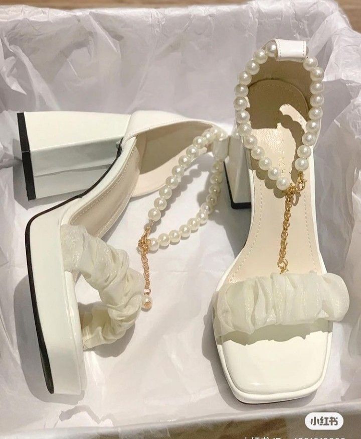 white block heel stunning look